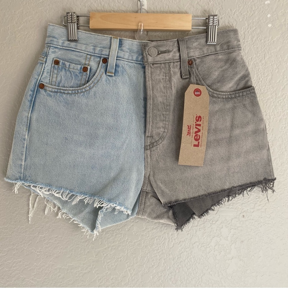 Levi’s 501 two toned Denim Shorts - Picture 3 of 6